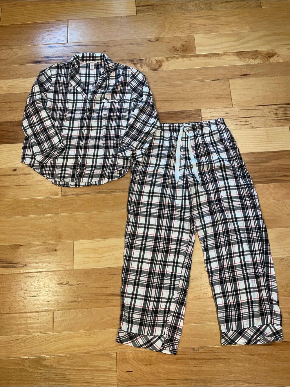 Victoria's Secret Black & White, and Pink Plaid Pajama Set